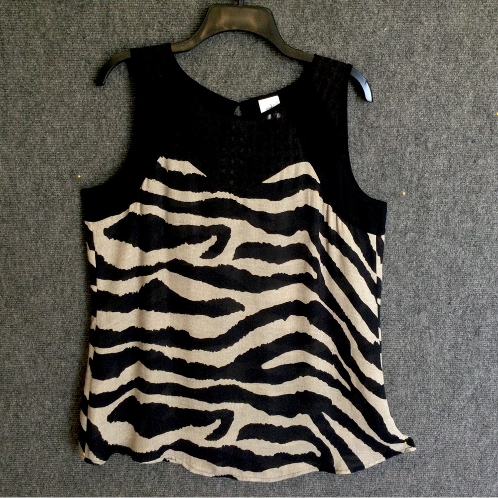 CABI black/creme zebra print BLOUSE w/open cross-weave bodice.  Hi-Lo styling